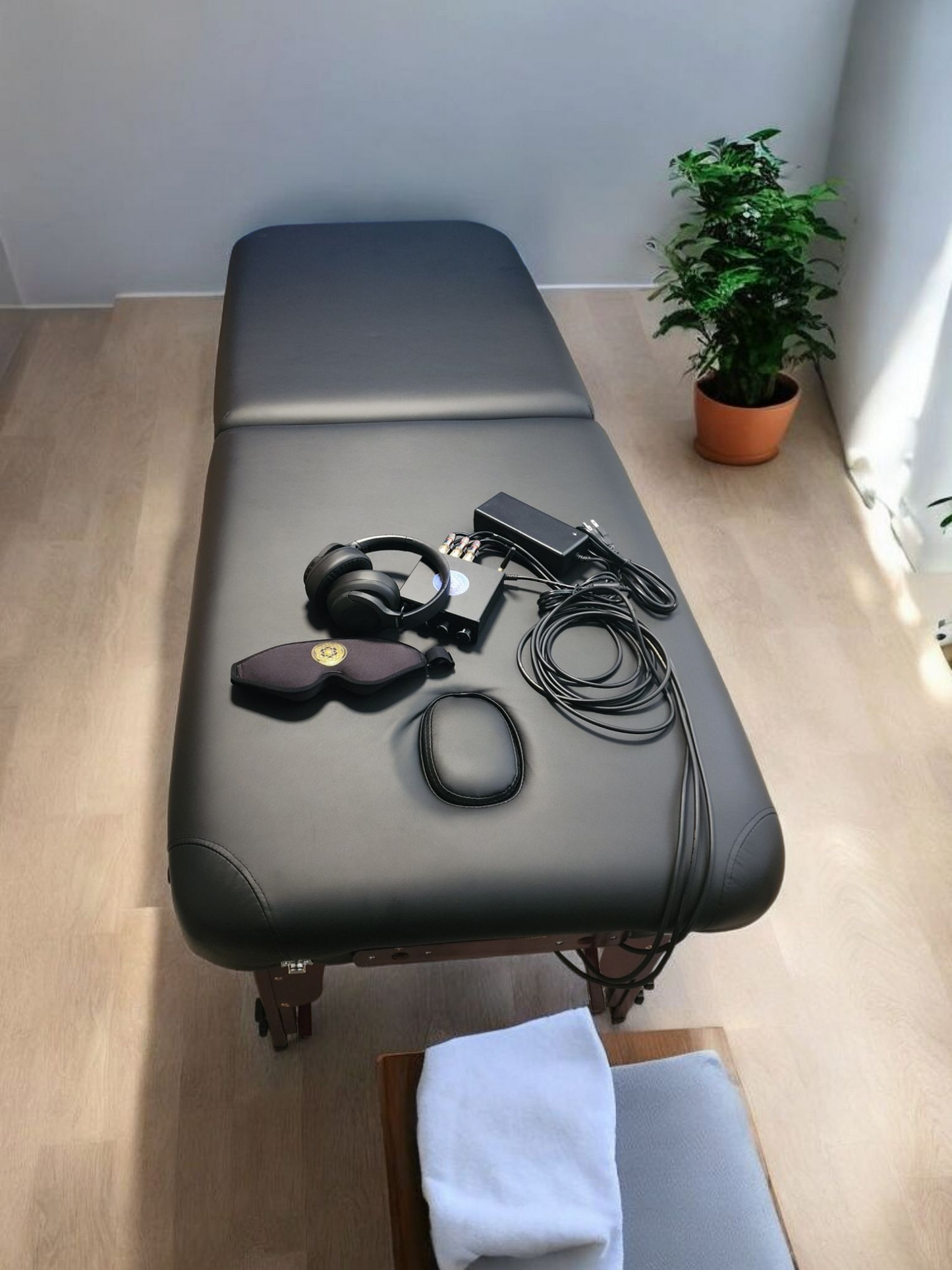 Stół do masażu wibroakustycznego – 2 x 50 W + 6 x 15 W przetworników