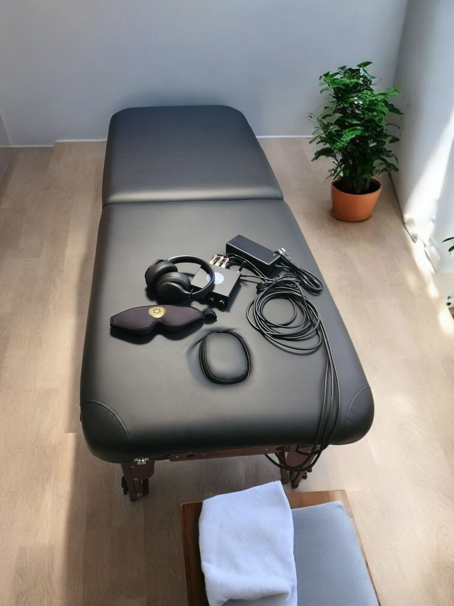 Vibroacoustic Therapy Massage Table – 130 Watt RMS Transducers
